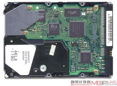1998年市场上流行的昆腾Fireball EL 5.1GB硬盘，具有512KB缓存，是当时5400rpm硬盘的佼佼者。