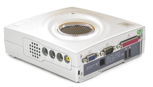 这款2002年推出的产品像不像苹果Mac Mini？事实上，这款由博泰推出的超微电脑就是一款完整的主机，而且推出时间还早于Mac Mini，只可惜没能在市场上得到推广。