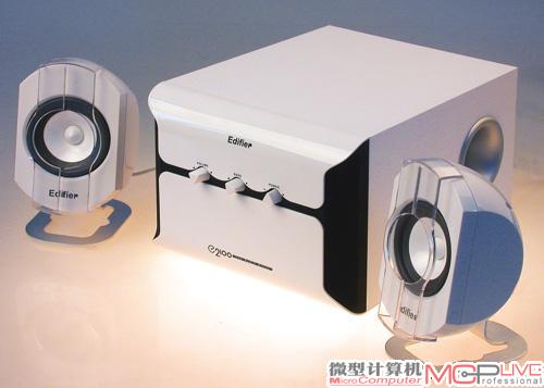  漫步者e2100可谓新声派音箱的开山之作，引领了PC音箱业界的一种全新潮流。