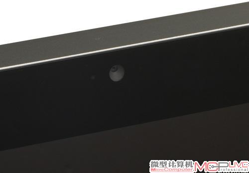 顶部正中设置的支持1280×720高清分辨率摄像头是一个亮点，只要你的网络环境支持，进行FaceTime通话也可以纤毫毕现了。