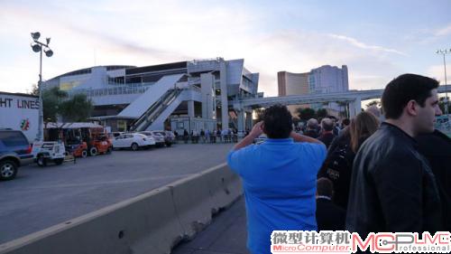 单轨也限流了……不过本地人都开车,这就是观光专用。 单轨也限流了……不过本地人都开车,这就是观光专用。