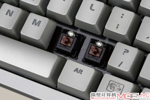 传统MX轴使用直插式LED，安装位在轴体上方。