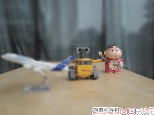 一张大光圈照片中,调节的三种不同位置的对焦点 一张大光圈照片中,调节的三种不同位置的对焦点